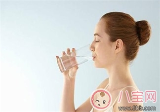 坐月子期間老是口渴是正常現(xiàn)象嗎     坐月子口渴怎么補水