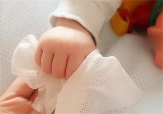 寶寶一臟就用濕巾 寶寶濕巾并沒(méi)有你想的那么好