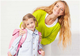 開學(xué)季書包如何挑選  雙肩包VS拉桿包？