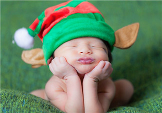 寶寶睡覺不踏實？超好用的防寶寶踢被子絕招！