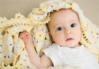 孩子肚子鼓的像個氣球 寶寶臍疝別忽視