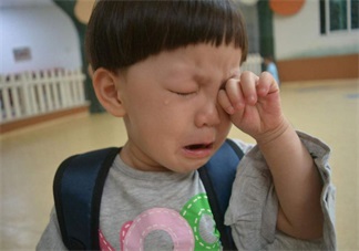 想知道孩子在幼兒園過的好不好 這么做才是對他好