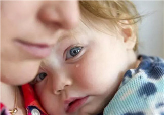 怎么判斷寶寶有沒有蛔蟲 寶寶蛔蟲病的癥狀有哪些