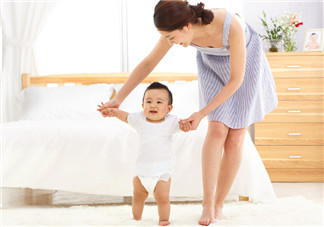 寶寶走路走的早說明寶寶聰明嗎 寶寶走路的正確標(biāo)準(zhǔn)時間是什么時候