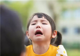 寶寶動不動就哭怎么辦 寶寶動不動就哭的解決方法