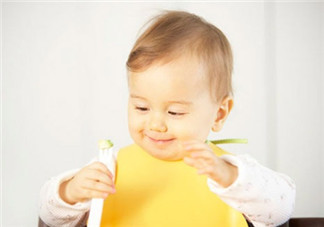 如何引導(dǎo)寶寶吃飯 教寶寶吃飯有妙招