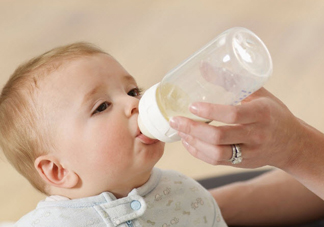 寶寶奶瓶怎么用 寶寶科學使用奶瓶方法