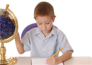 孩子寫(xiě)字潦草怎么辦 如何糾正孩子寫(xiě)字潦草