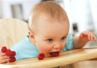 小心孩子吞入的10大“窒息異物” 如何應對寶寶吞入異物