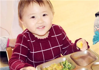 寶寶吃不慣幼兒園的飯怎么辦 如何培養(yǎng)孩子的吃飯習慣