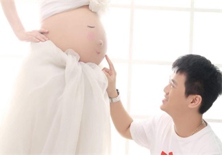 爸爸不跟胎寶寶說話會(huì)怎么樣 想跟胎寶寶說話怎么說