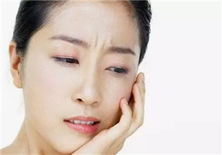 孕婦口腔潰瘍?cè)趺崔k 孕婦口腔潰瘍小妙招(口腔潰瘍食療推薦)