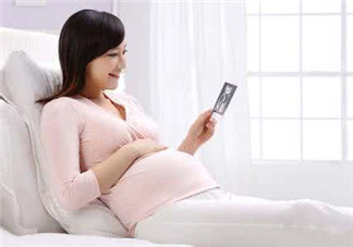 睡姿不對(duì)會(huì)引起胎位不正 胎位不正注意事項(xiàng)