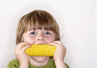 吃玉米竟然有這么多的好處 快給寶寶準(zhǔn)備上玉米大餐