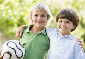 孩子個(gè)子矮長不高是什么原因 寶寶身高和睡覺哪些壞習(xí)慣有關(guān)