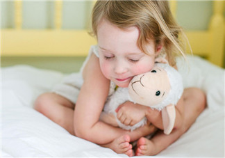 夏季寶寶便秘消化不良 羊奶粉助消化又營養(yǎng)