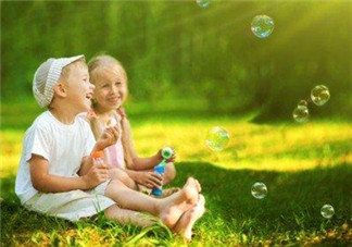 想要寶寶更聰明 嬰幼兒時(shí)期用色彩開發(fā)寶寶智力