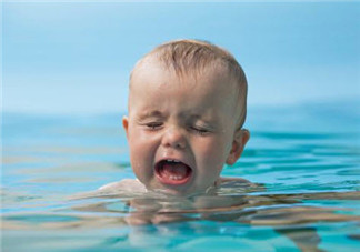 夏天寶寶游泳有什么好處 寶寶游泳的最佳時(shí)間是多少