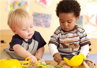 如何提高寶寶交往能力 家長應該如何做