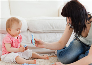 寶寶愛玩拼圖好處多  提升智力強化邏輯